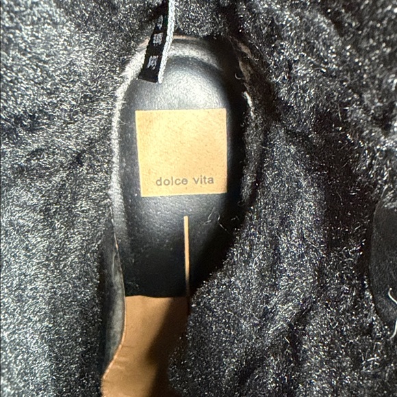 Dolce Vita Women’s Black Ankle Boots - Faux Leather and Suede-Fur Inside. Size:8 - Picture 2 of 5